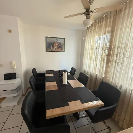 Apisha 5 Apartamento